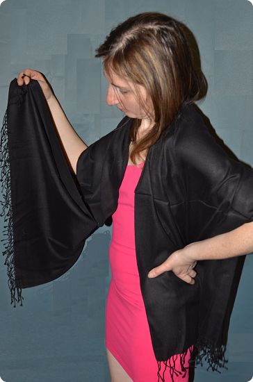 (IT-BL) Imja Tse shawlette in Black, 100% silk