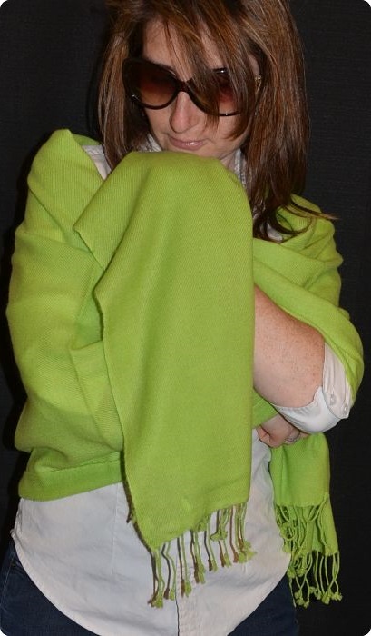 Empar is wearing a Macaw Green double weight twill weave 100% pashmina Tamserku shawl