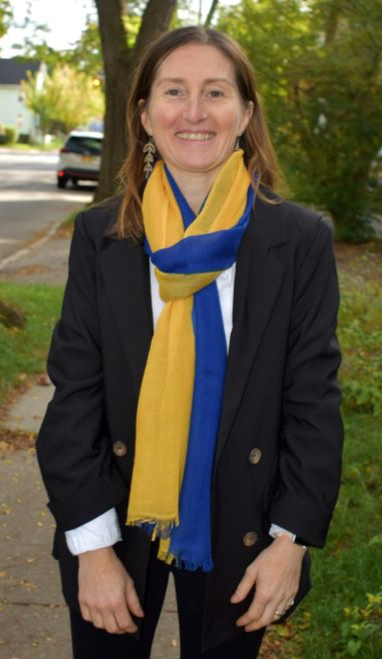 Empar is wearing a our new Slava Ukraini shawl, a dramatic statement of solidarity with Ukraine in this terrible struggle